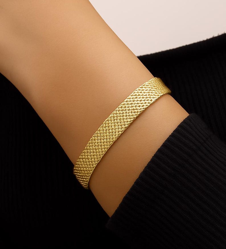 Wide Mesh Chain Bracelet